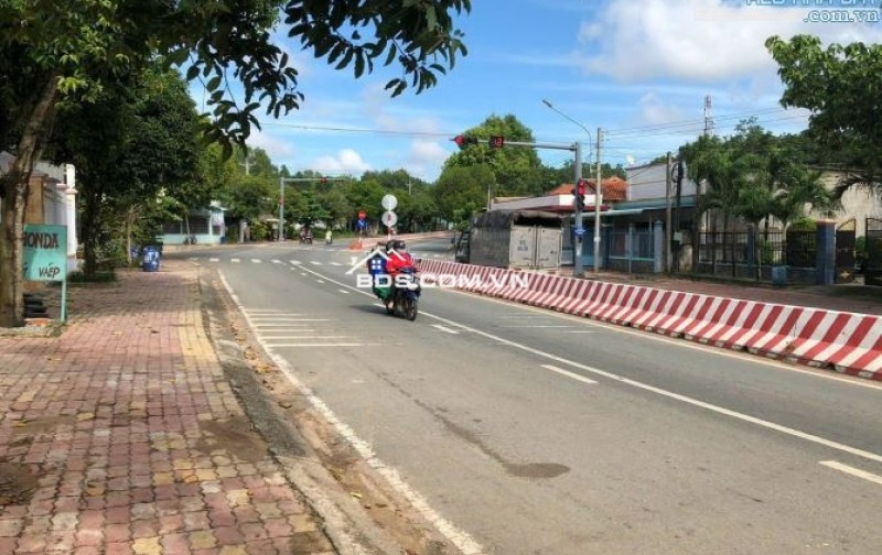 Chính chủ cần bán gấp nhà cấp 4 mặt tiền đường Trần Hưng Đạo (ngay chợ Tánh Linh), TT Lạc Tánh, Huyện Tánh Linh, tỉnh Bình Thuận.